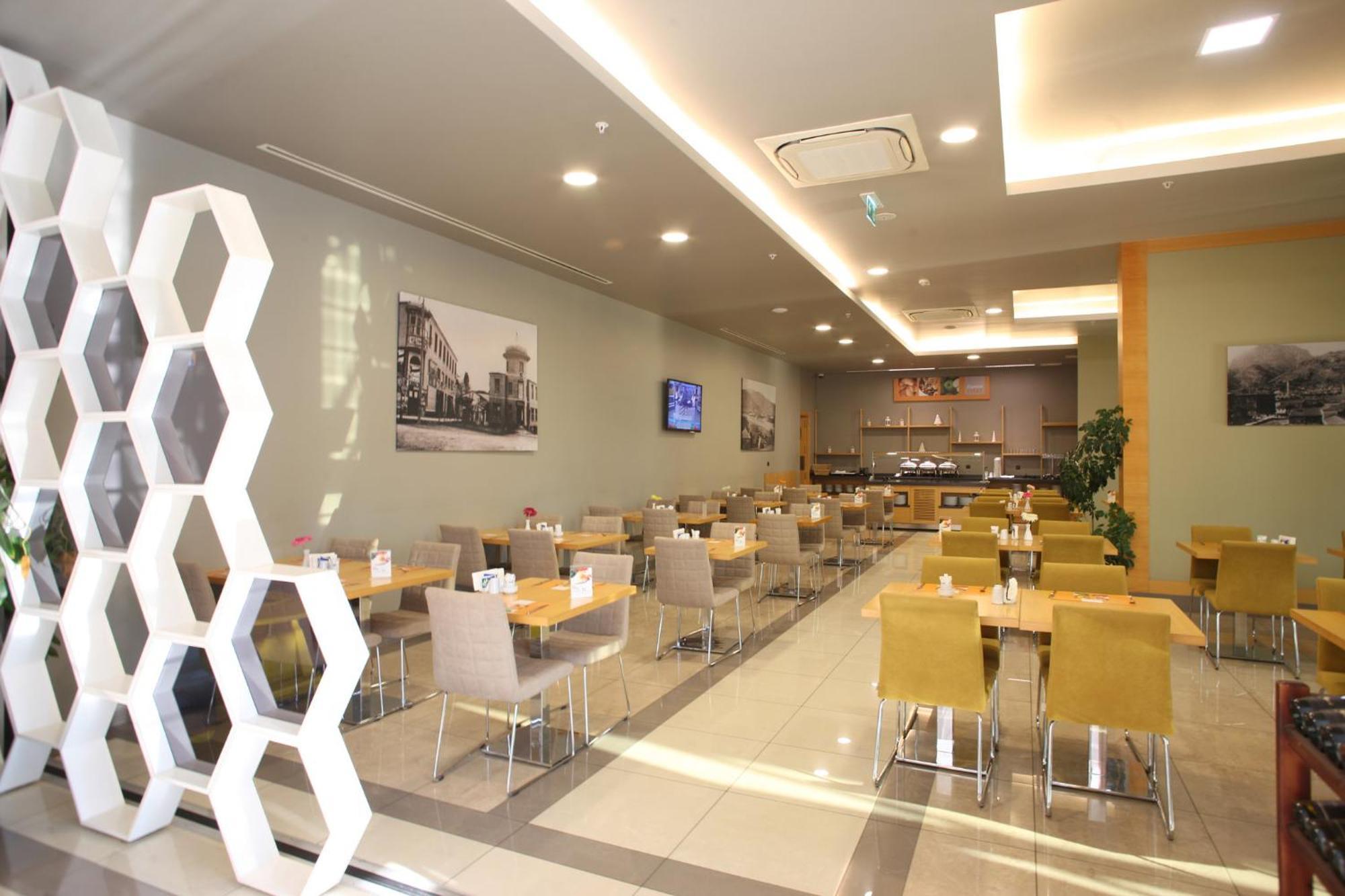 Holiday Inn Express Manisa-West By Ihg Exterior foto