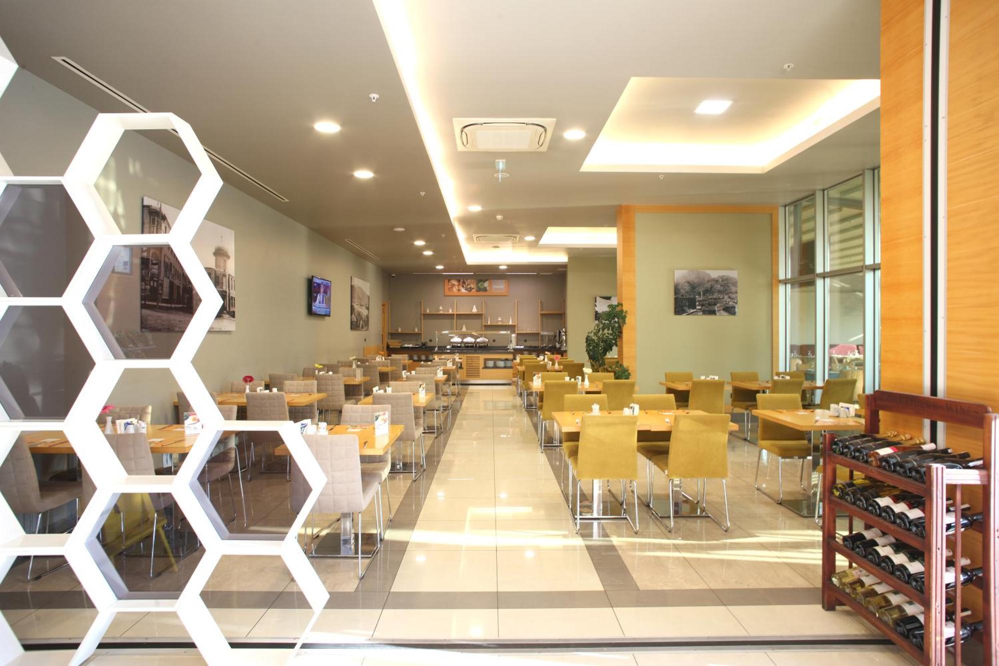 Holiday Inn Express Manisa-West By Ihg Exterior foto