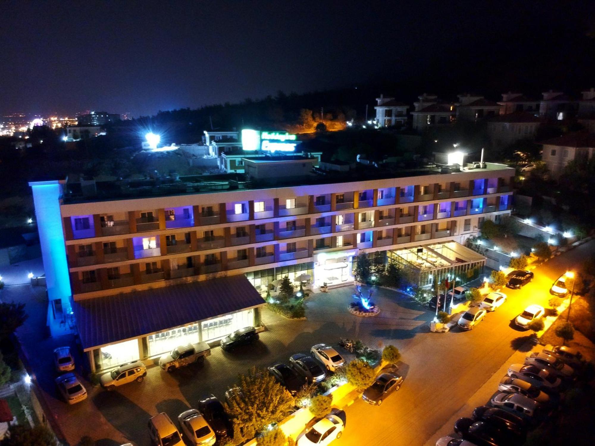 Holiday Inn Express Manisa-West By Ihg Exterior foto