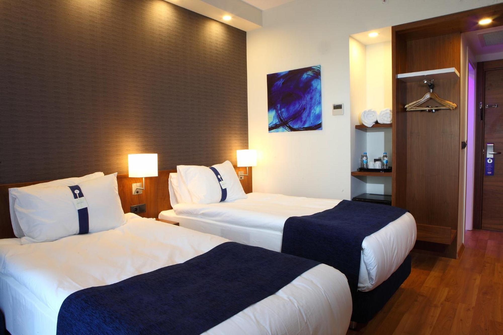 Holiday Inn Express Manisa-West By Ihg Exterior foto